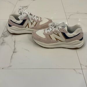 Women’s New Balance 57/40 like new